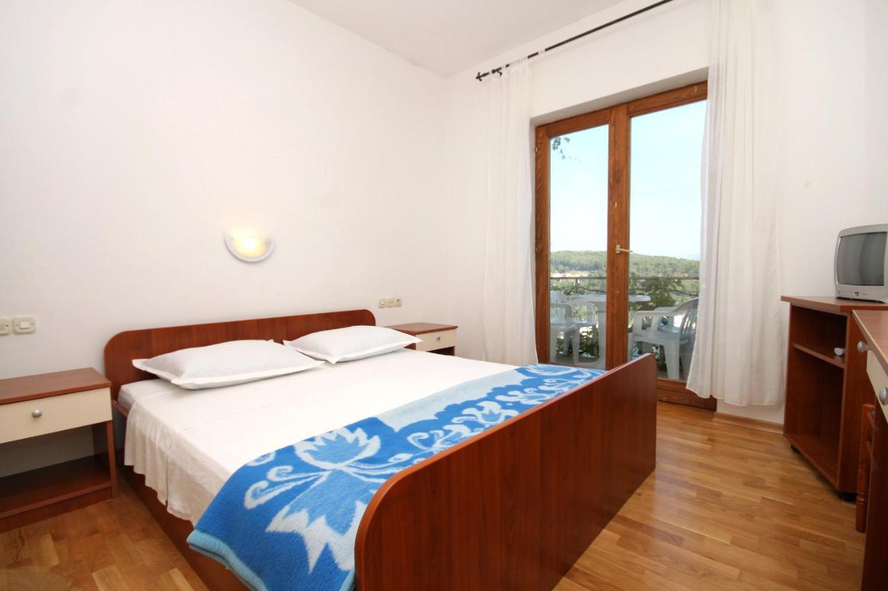 Apartments With A Parking Space Jelsa, Hvar - 8765 Jelsa  Zewnętrze zdjęcie