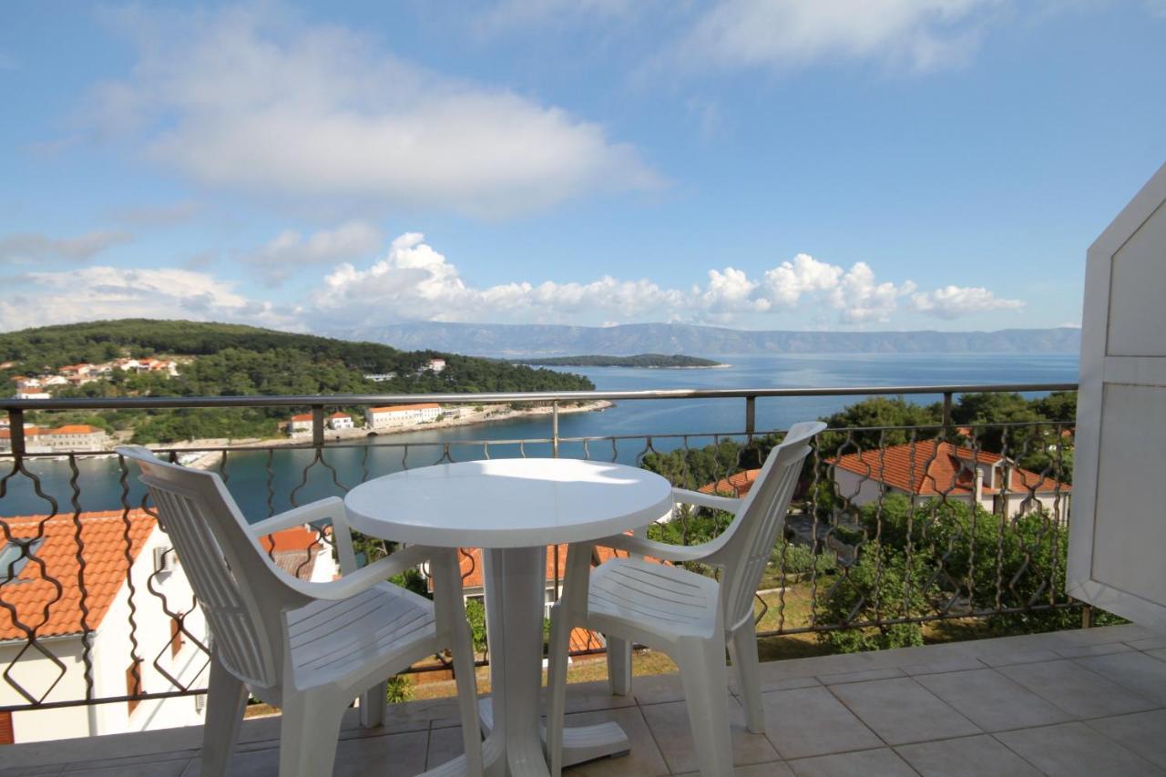 Apartments With A Parking Space Jelsa, Hvar - 8765 Jelsa  Zewnętrze zdjęcie